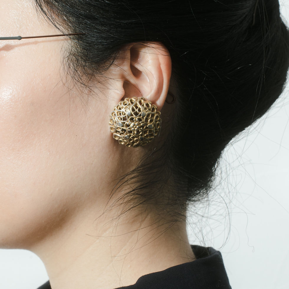 サムネイル： ゴールドメタルボタンイヤリング