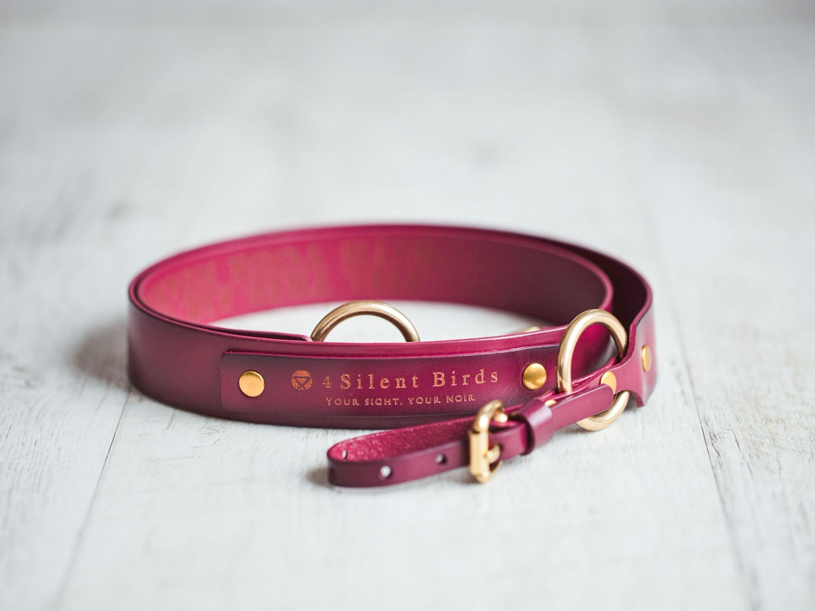 MANUS | CAMERA STRAP | REINE ROUGE (Limited model)