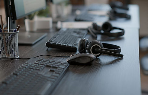 telemarketing-telefone-fone-call-center-callcenter-credito-Freepik.jpg