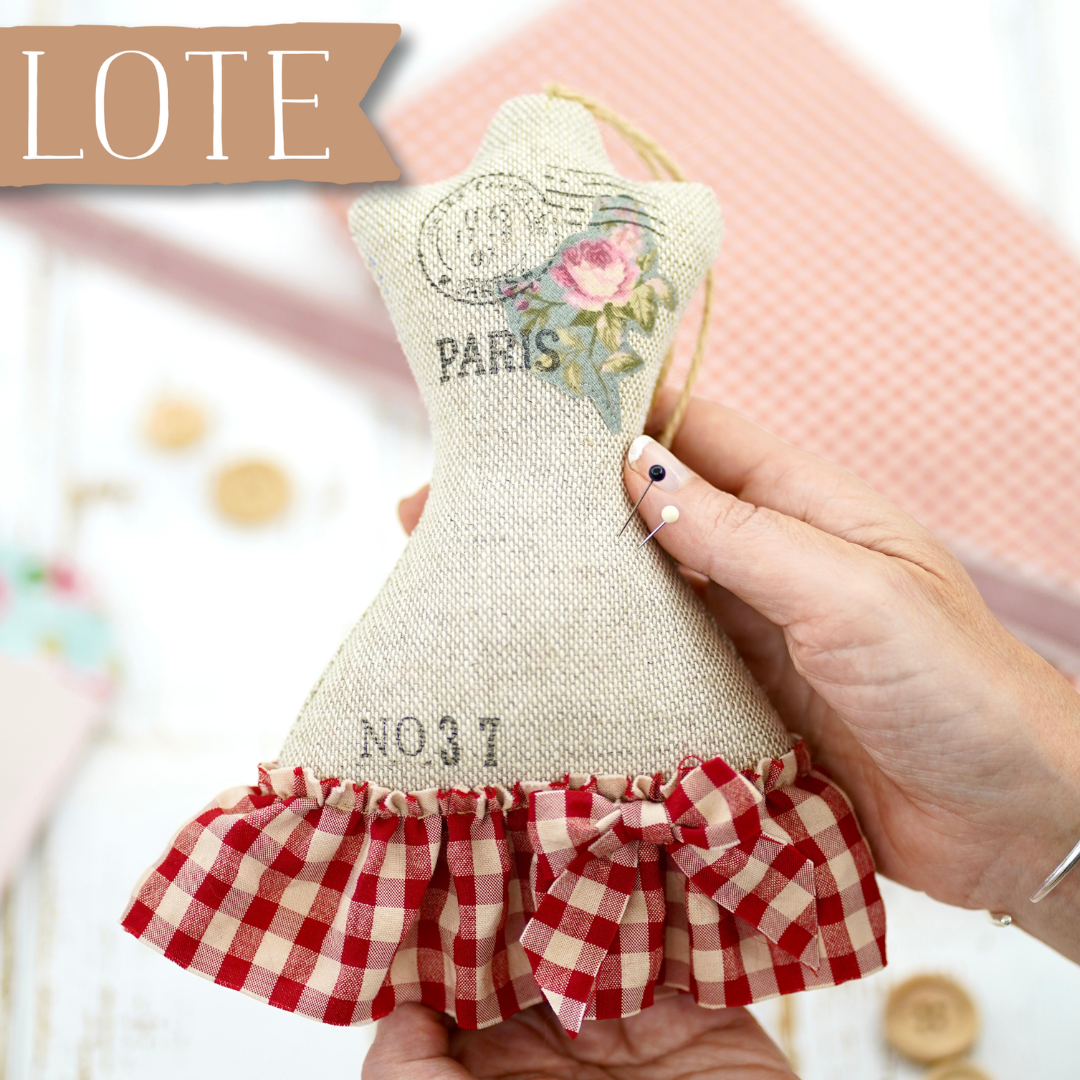 Lote de telas para proyecto de Alfiletero de Maniquí Vintage