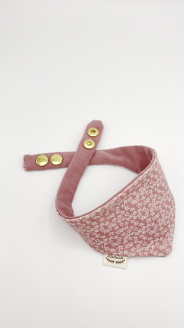 Miniaturbild: Halstuch "Blütenzauber" - Personalisiert