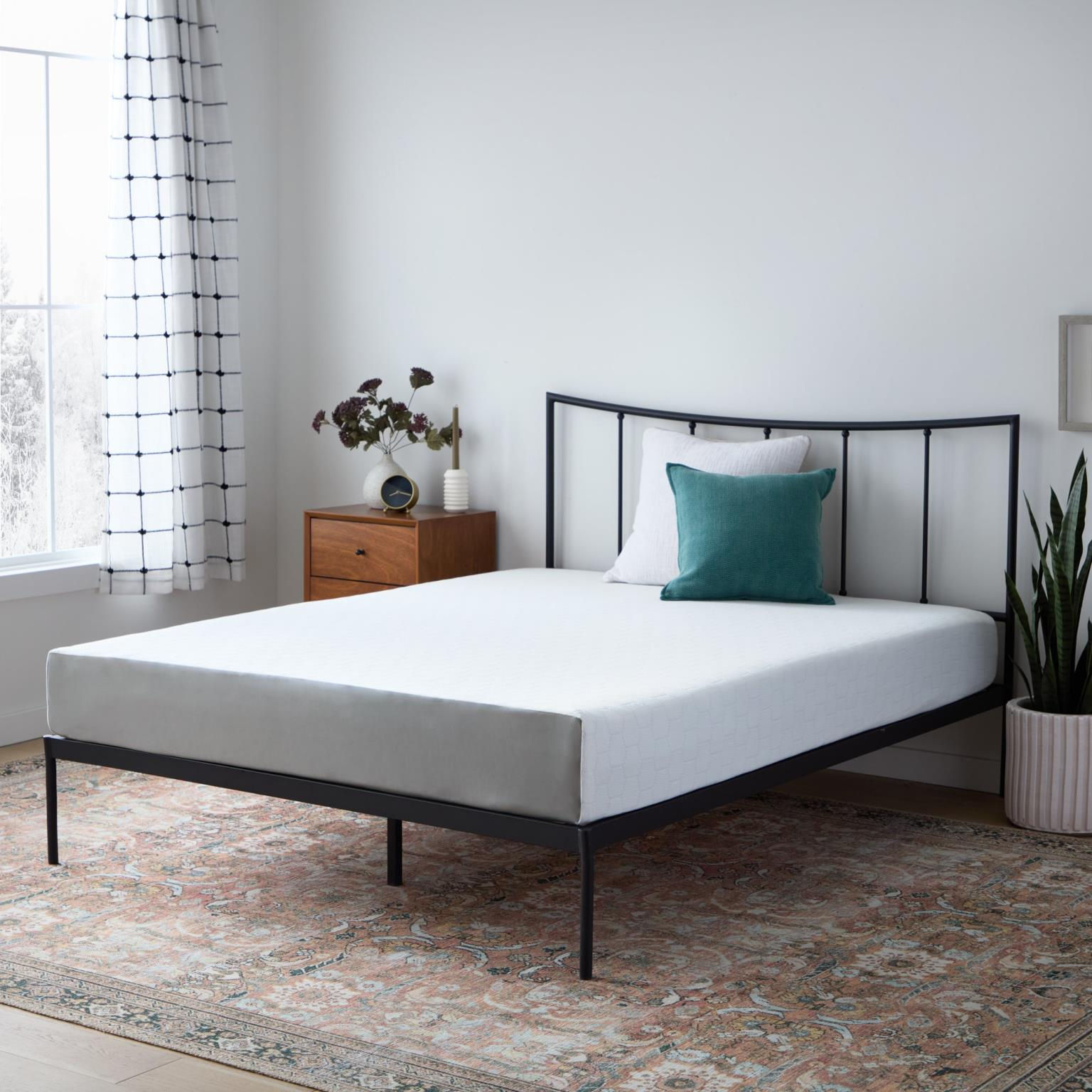 Weekender 8" Memory Foam Mattress with Waterproof Cover