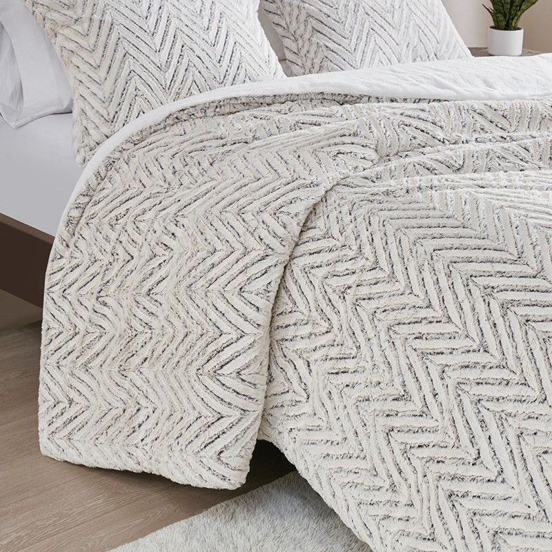 Adelyn Ultra Plush Down Comforter Set Full/ Queen Color Ivory