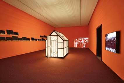 01_MaryKelly_Love_Songs_documenta12.gif