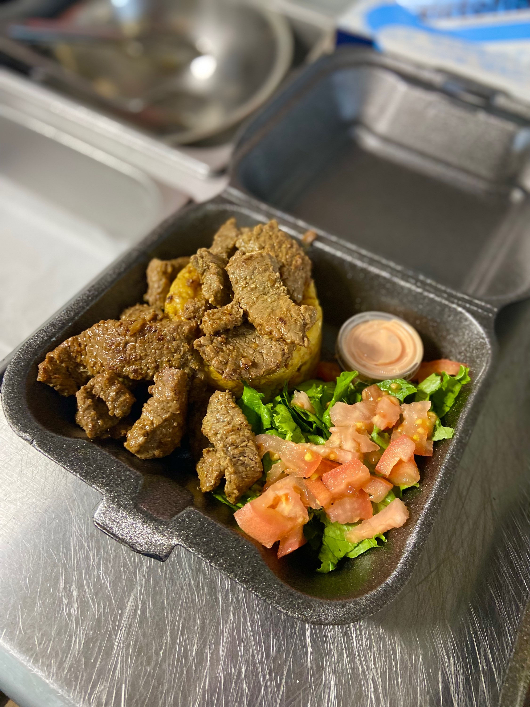 Mofongo Bistec, Pechuga al ajillo, Pechuga a la milanesa, Supremo