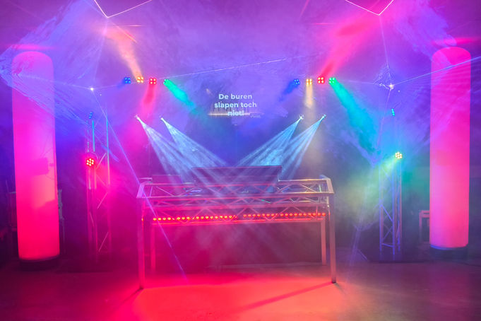 CUELUX aangestuurde lichtshow tijdens feest
