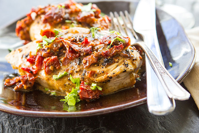 Skillet sun-dried tomatoes and chicken thighs