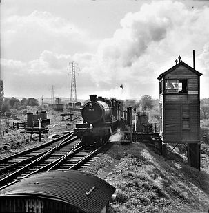 6828 Trellech Grange brings a frieght from the Wombourne branch past Baggeridge Junction s
