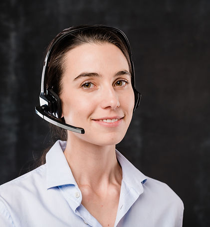 Pretty_Young_Brunette_Operator_With..._original_437995.jpg