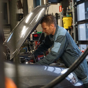 Motor start niet? Oorzaken en praktische stappen om zelf te controleren