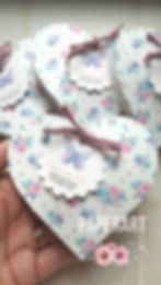 scatola sagoma sagomata cuore fiori farfalla