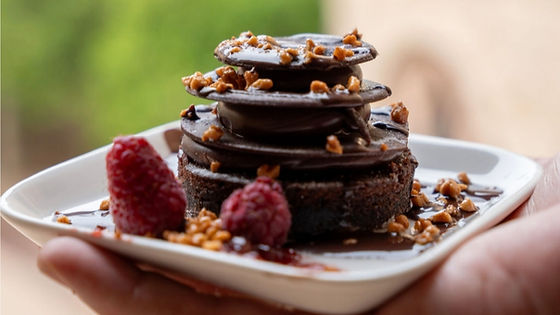 TORRE DE CHOCOLATE NEGRO