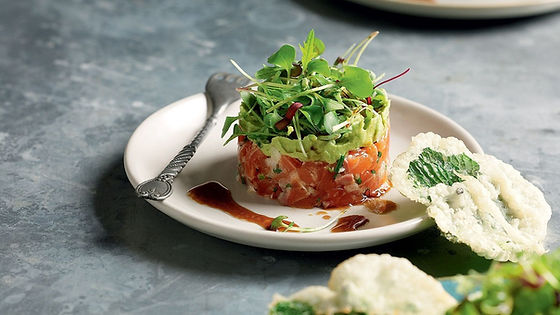 ★ TARTAR DE SALMÓN