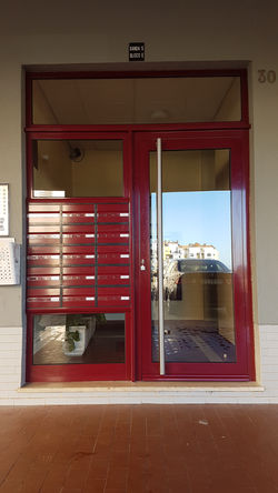 Porta predio Cavaleira Mem Martins