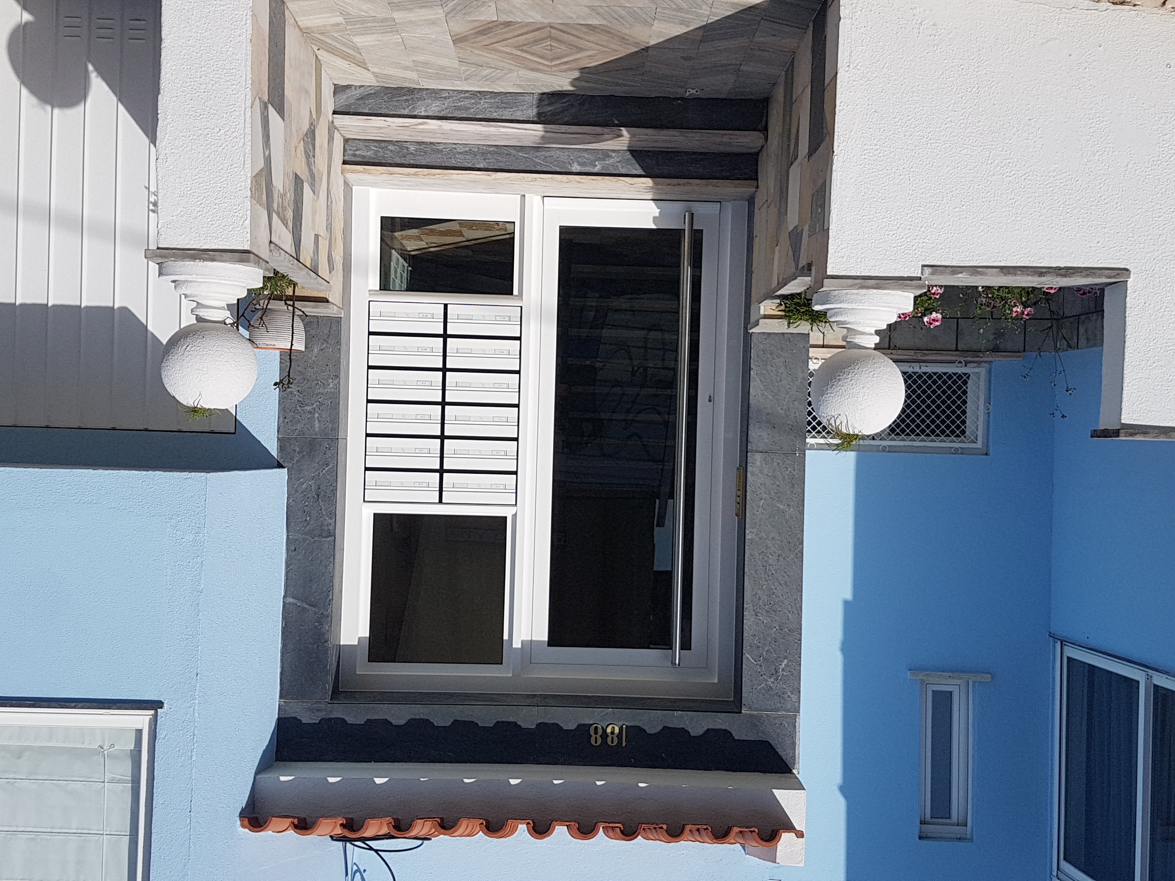 porta predio Estoril