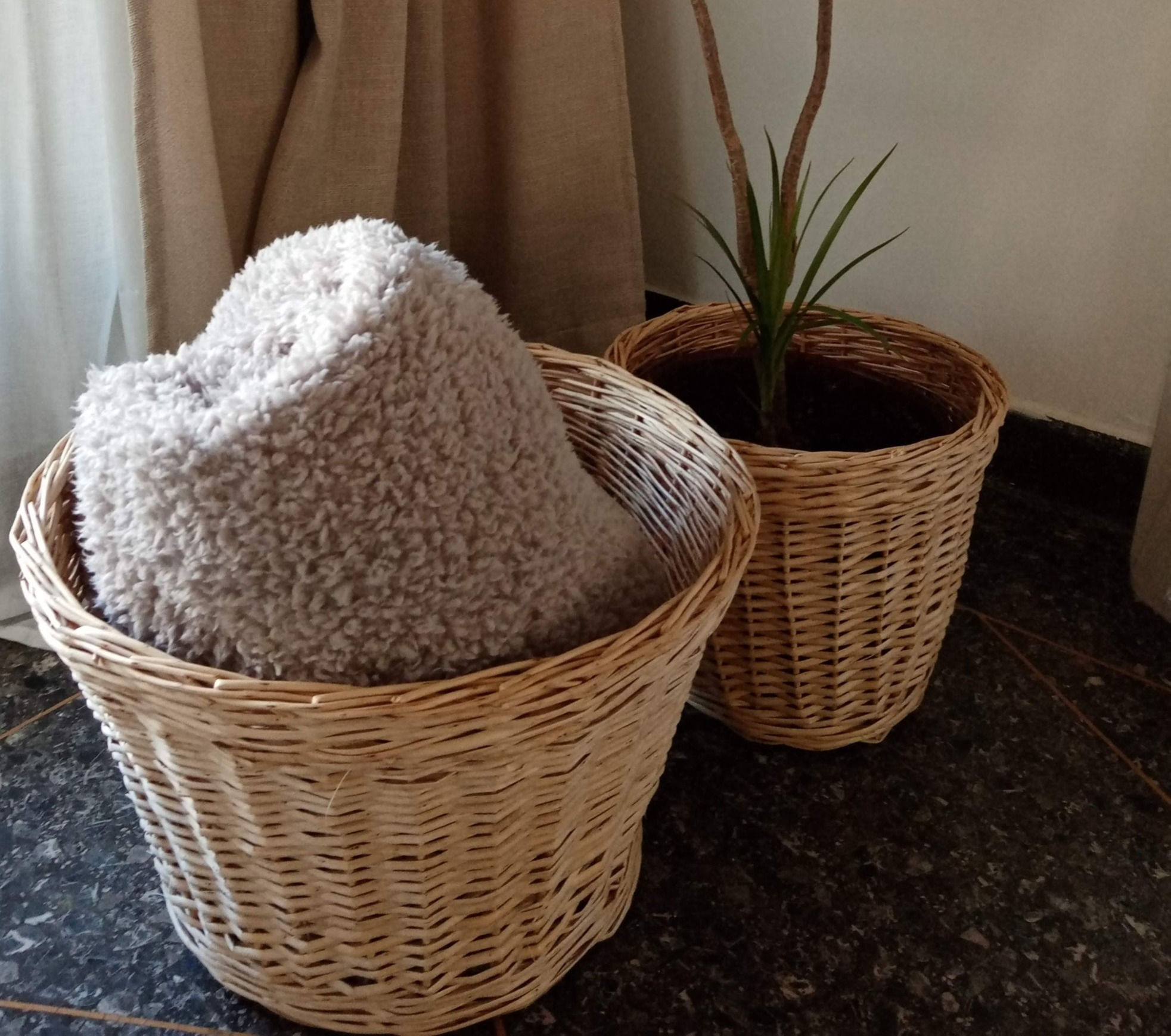 Ψάθινο πλεκτό καλάθι/κασπώ 40x30x30εκ.