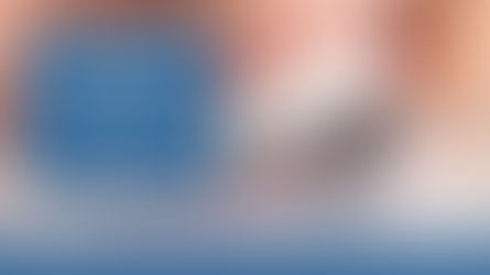 Close-up of a smiling mouth with white teeth and a dental mirror. Text: "Best Dentist in Kissimmee. Your Guide to Finding the Best Dentist in Kissimmee." Blue background.