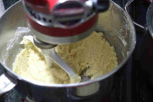 עוגת מרציפן ודובדבנים | הבלוג של שרון סער