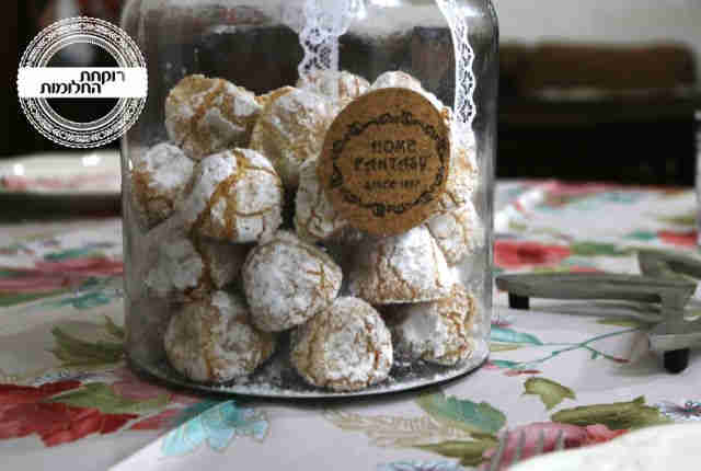 שומרים את העוגיות בקופסה אטומה