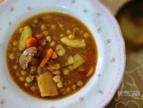 מרק בשר וחומוס | רוקחת החלומות