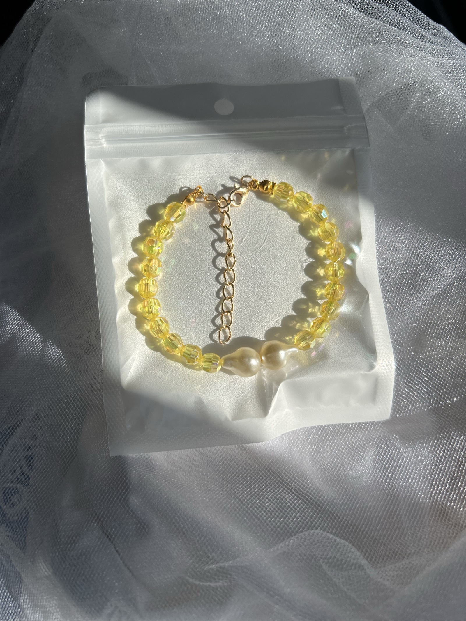 Hand made Bracelet en perles de cristal jaunes et perles nacrées