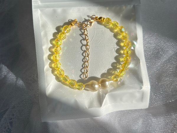 Hand made Bracelet en perles de cristal jaunes et perles nacrées