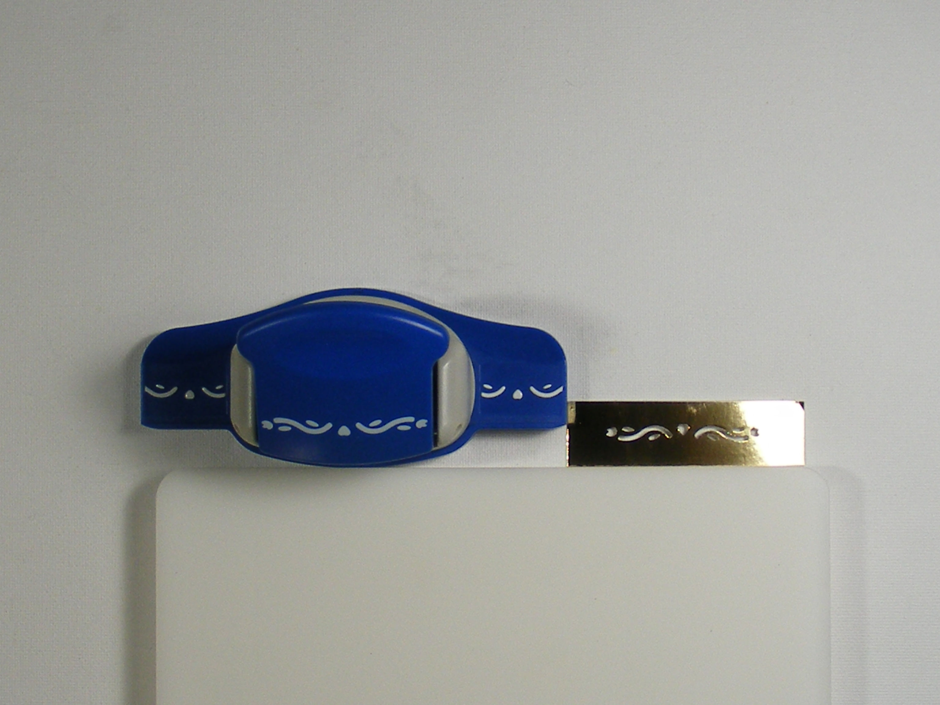 Woodware Craft Collection - Lever Edge Punch