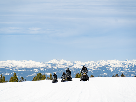 Why It’s a Great Time to Go on a Snowmobile Tour in Idaho 
