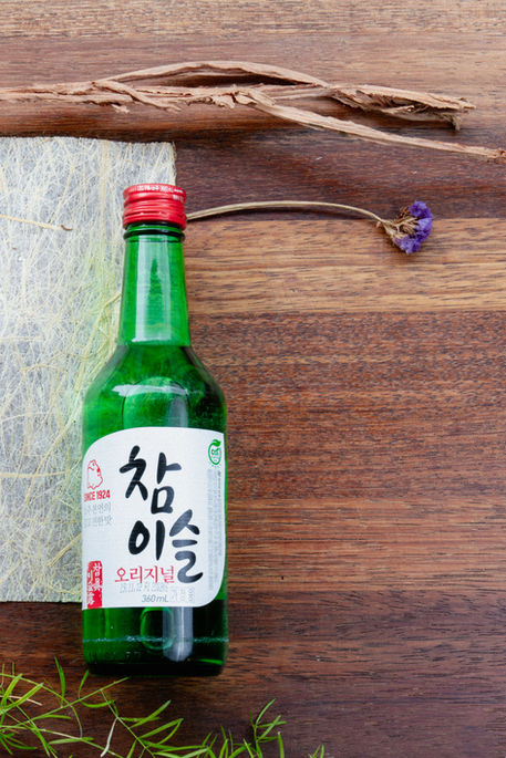 iyagi bruxelles korean kitchen top view beer