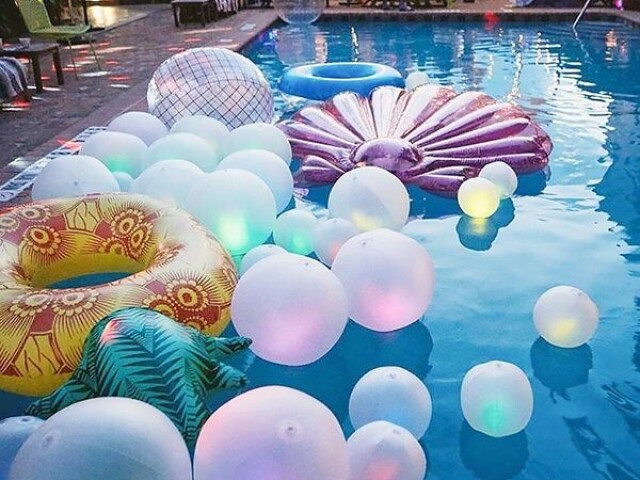 pOOL PARTY aCCESSORIES
