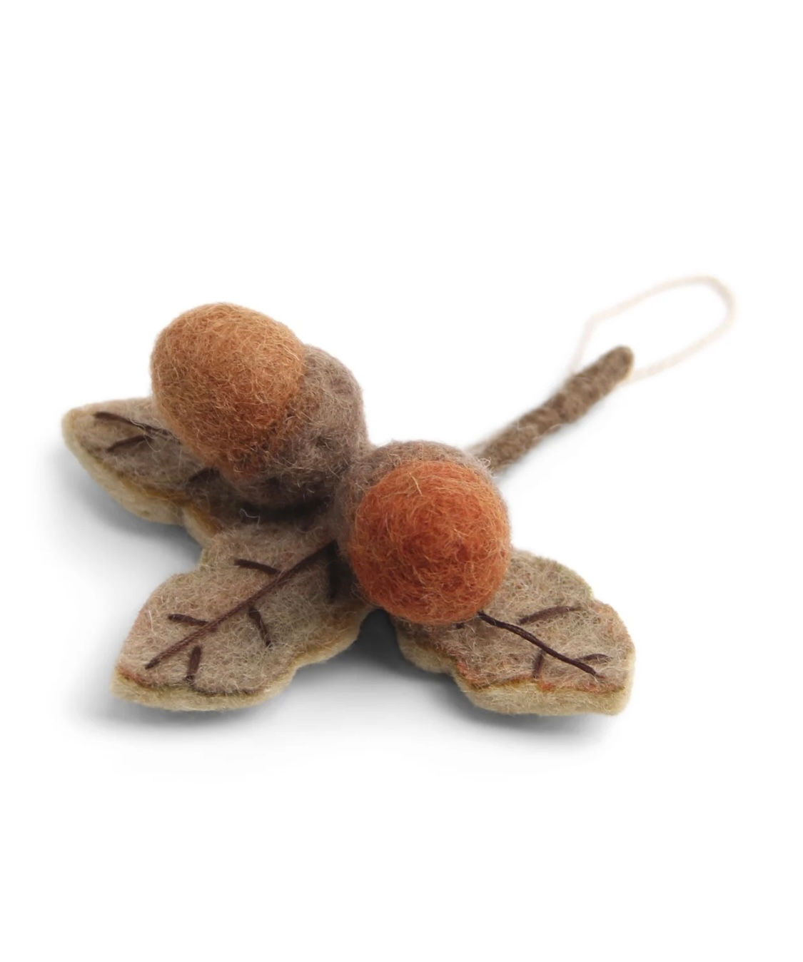 Mesen ar ddail / Acorns on Leaves