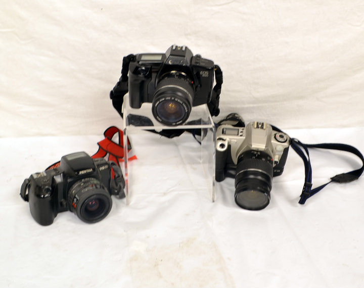 Assorted period 35mm cameras