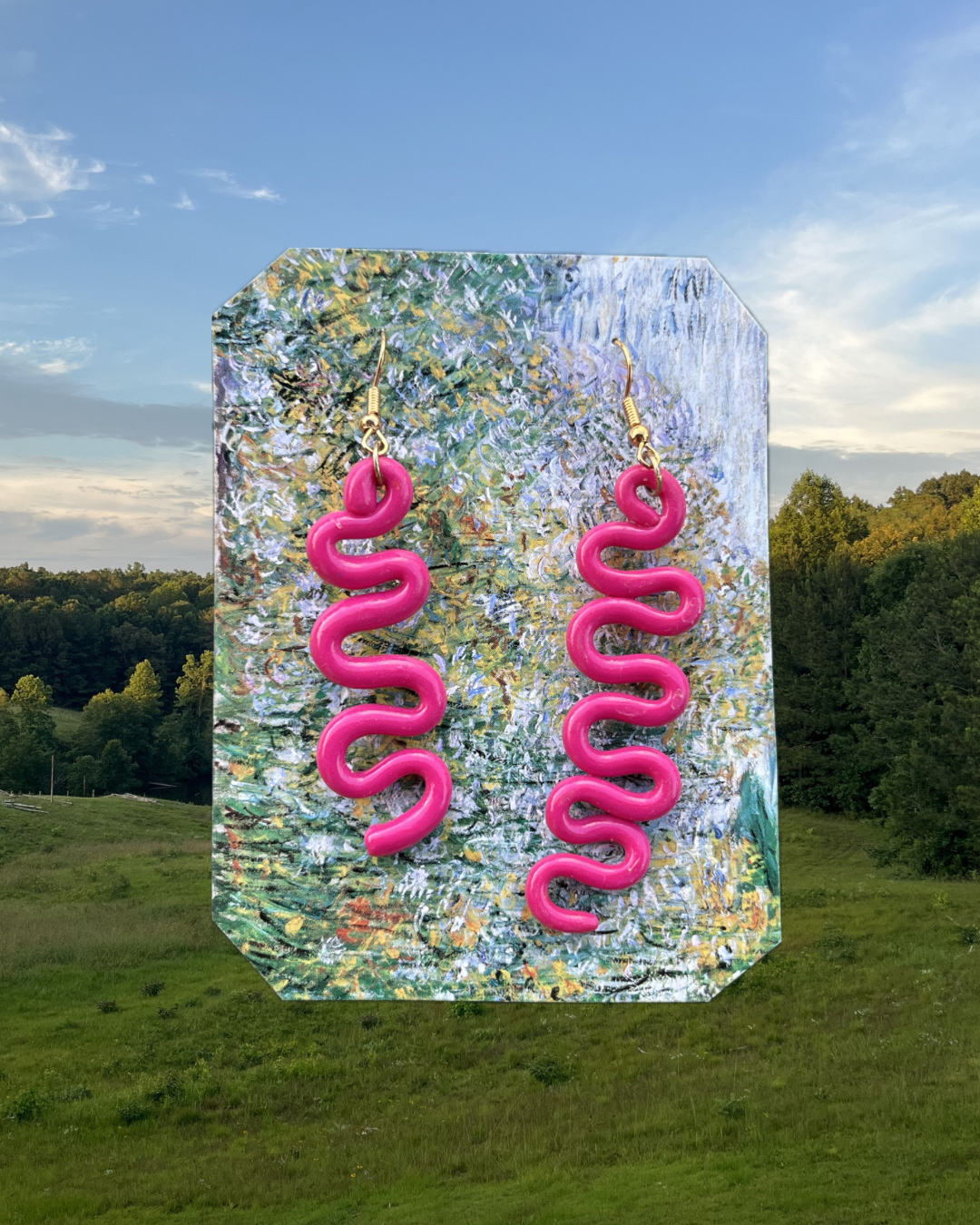 WIGGLY PINK EARRINGS