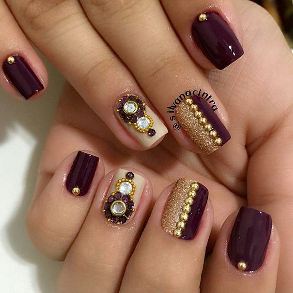 Mini joias para unhas