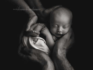 What Should I Look For in My Baby's First Photoshoot?