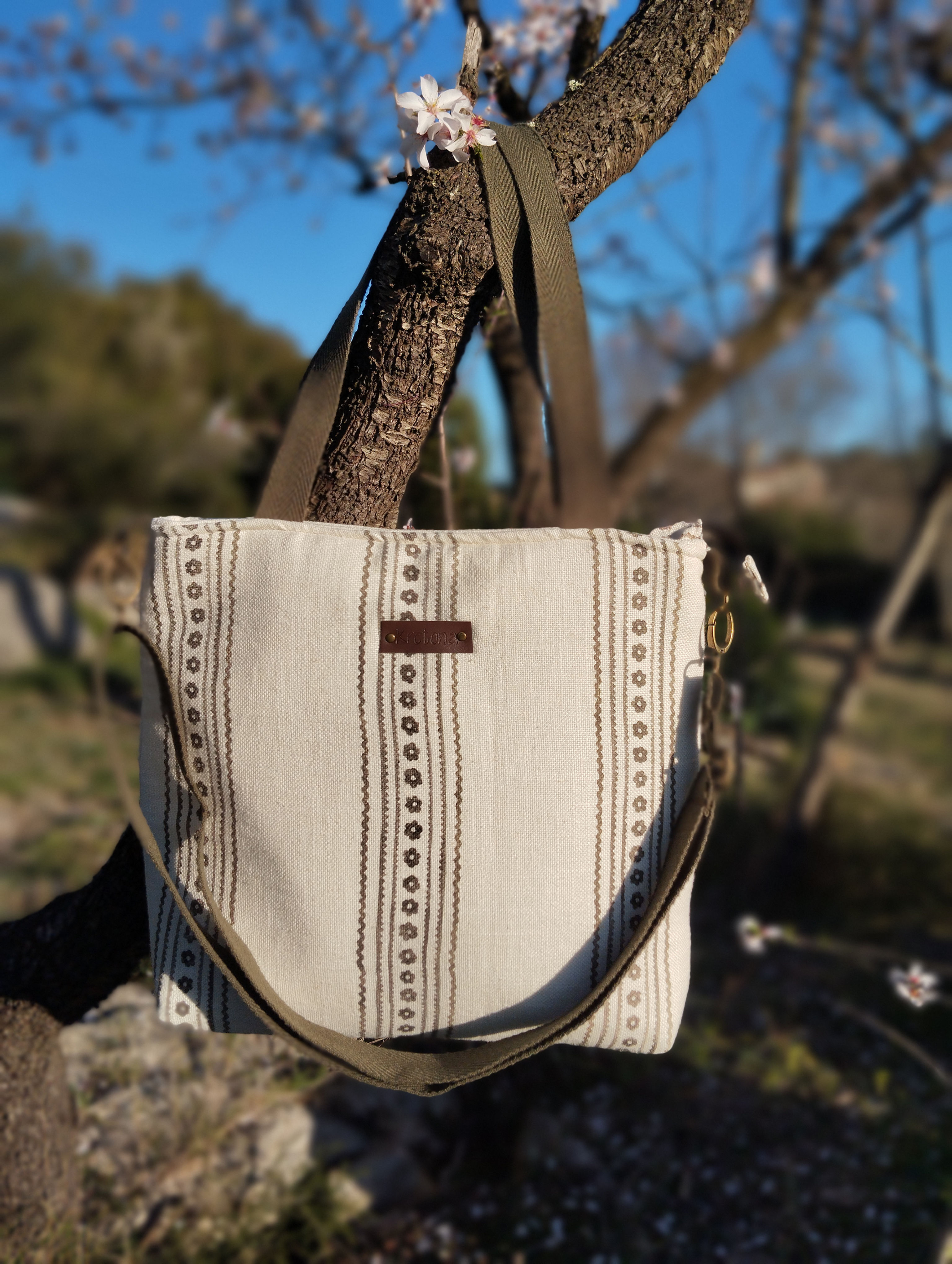 Totebag Malta - Cenefa rayas y puntos marrón - base hilo