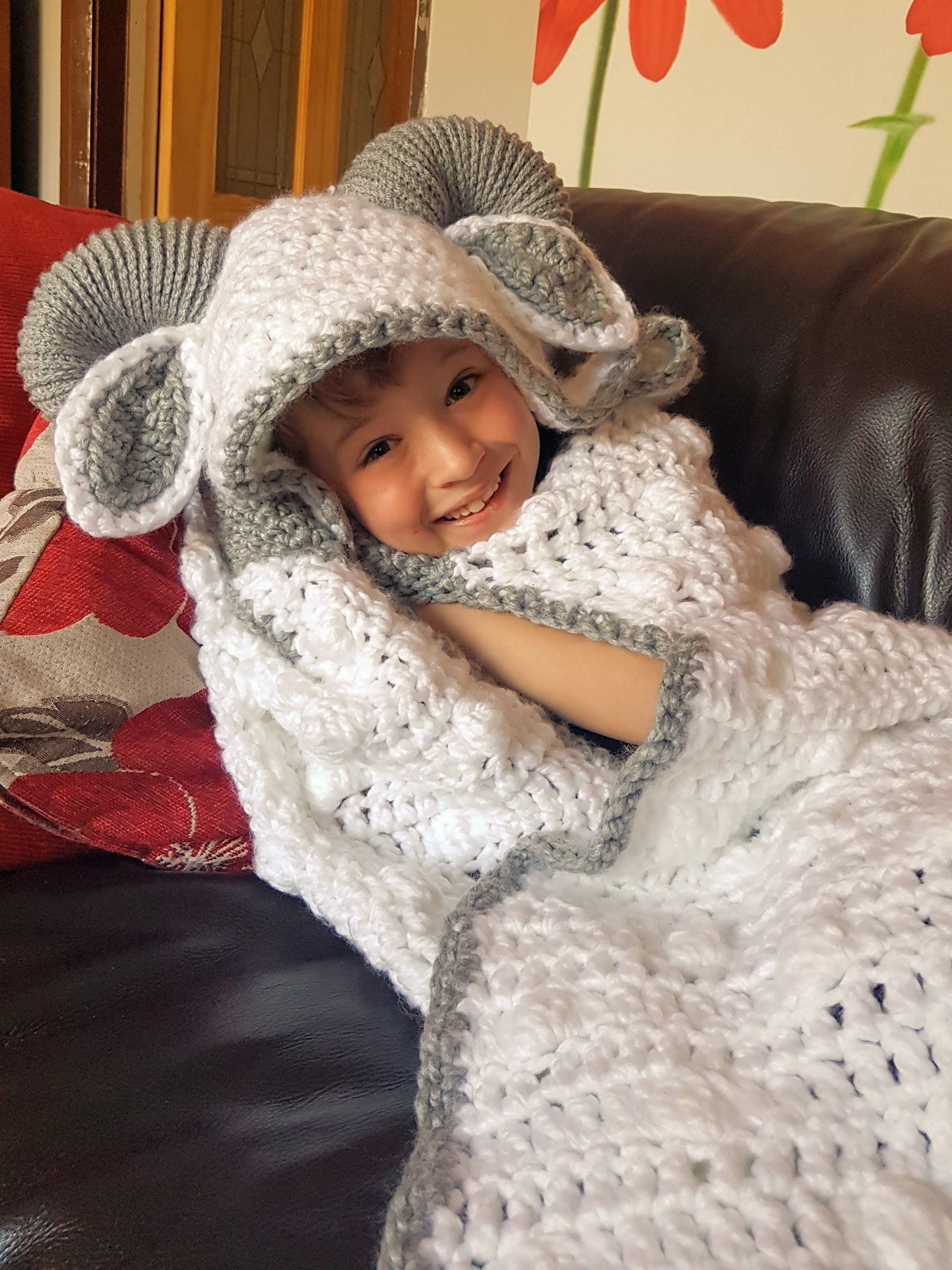 2in1 Hooded Ram Sheep Crochet Pattern Hooded Blanket