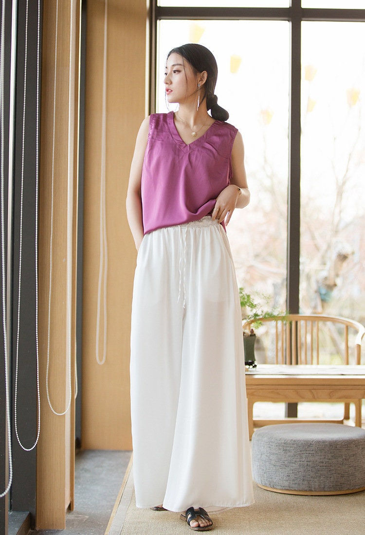 Thumbnail: Women's Silk Flowy White Pants Purple Tops