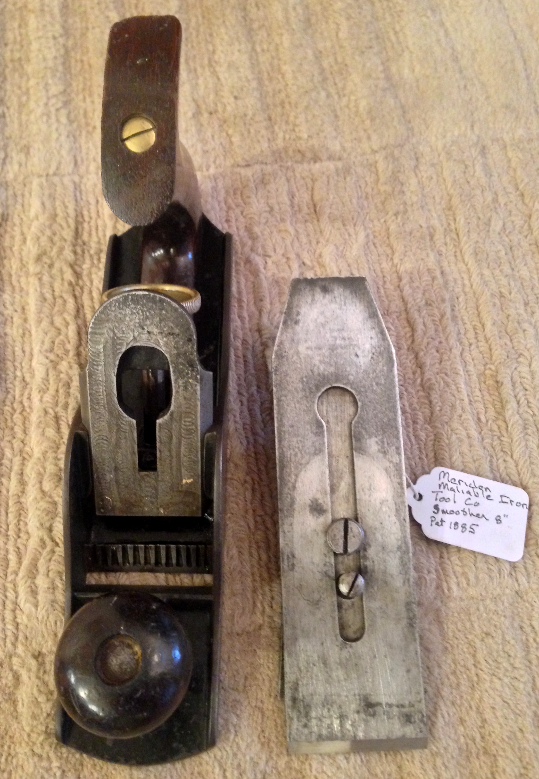 Meriden Maliable Iron Co smoother