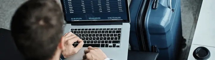 airport laptop.webp