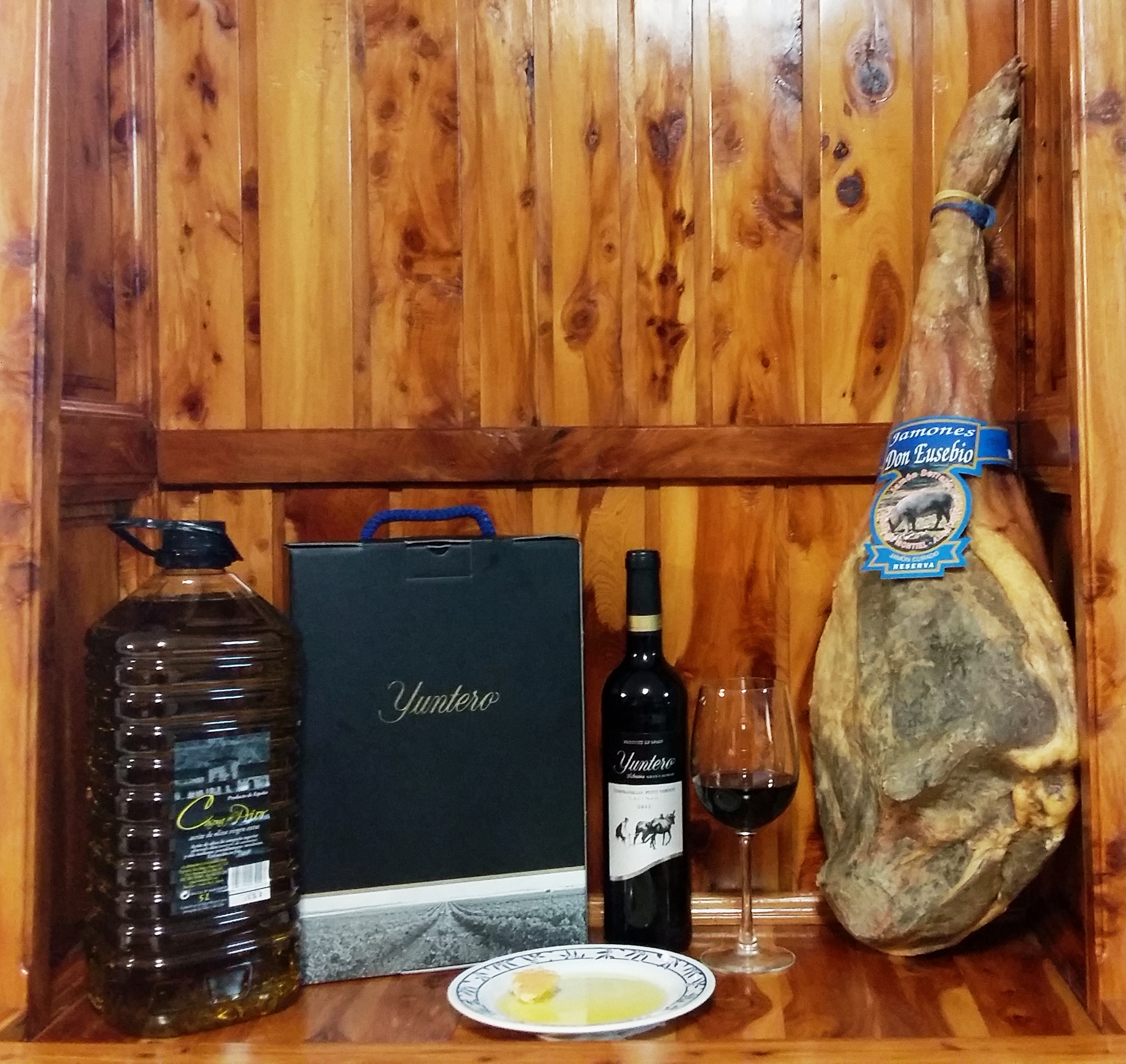 Packs, vinos, aceites, jamones.