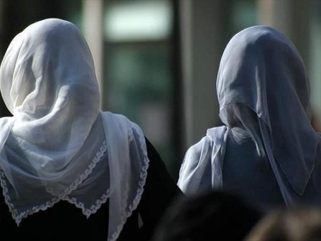 UK: Labour MPs propose legislation to criminalize the possession of images of Muslim women without a hijab