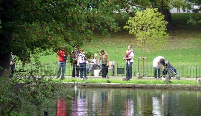 Lake, St James’s Park, London SW1 by Christine Matthews, Creative Commons Attribution-Share Alike 2.0 | Jihad Watch
