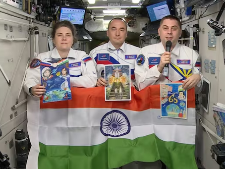 Russian Cosmonauts Hold Tricolour in Space, Send Independence Day Greetings to India