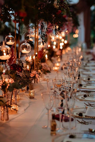 mise en place elegante classica invernale bianco e rossa