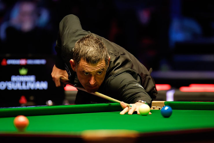 Ronnie aiming a snooker short