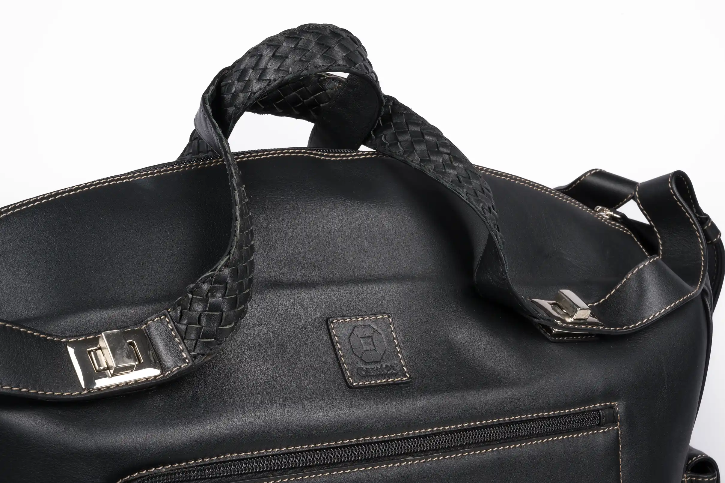 Carat23 Casual bag black close-up 2 copy.webp