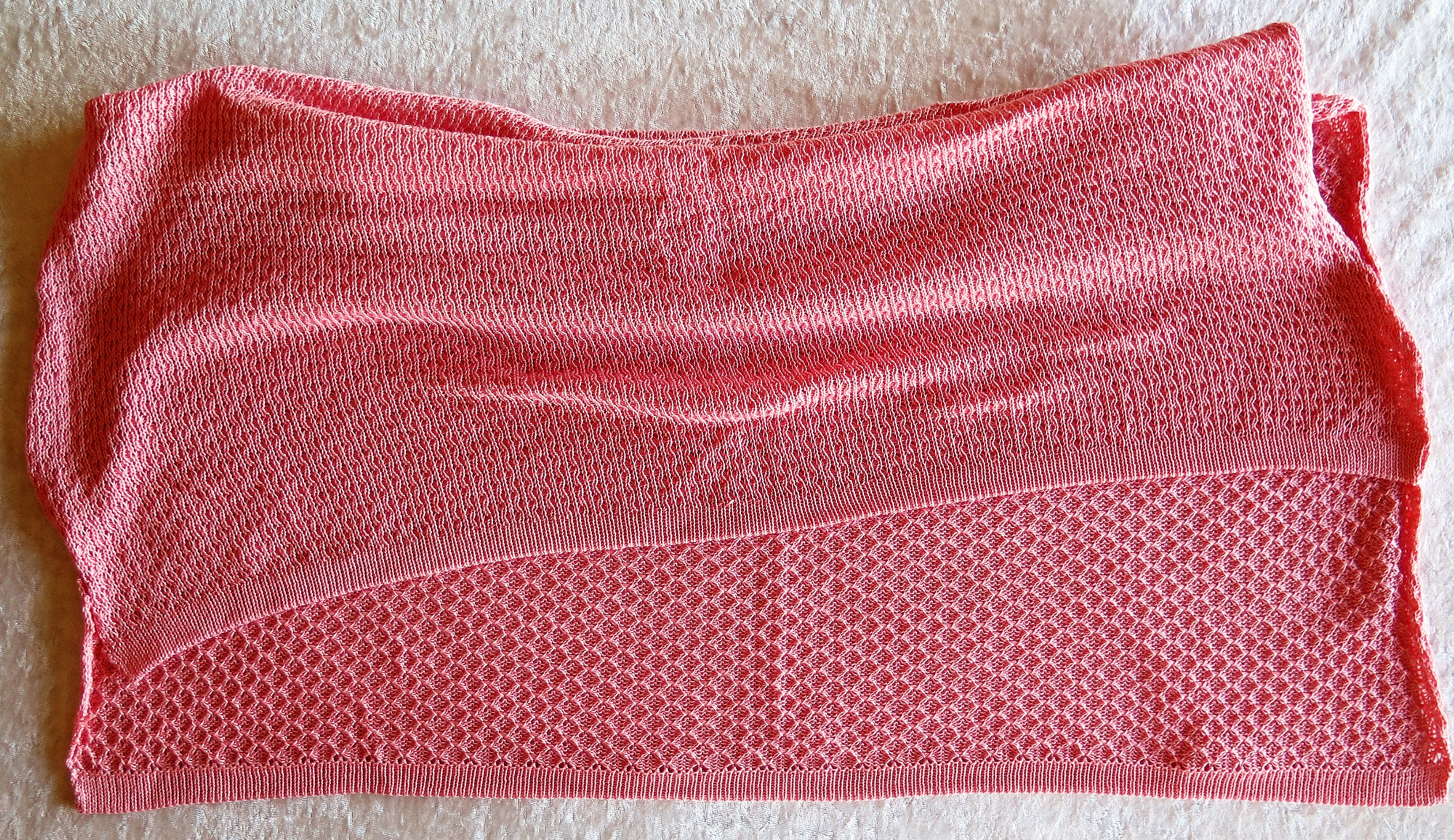 Baby4: Babyteppe i Hifa bomull 12/3. 70 x 90 cm.