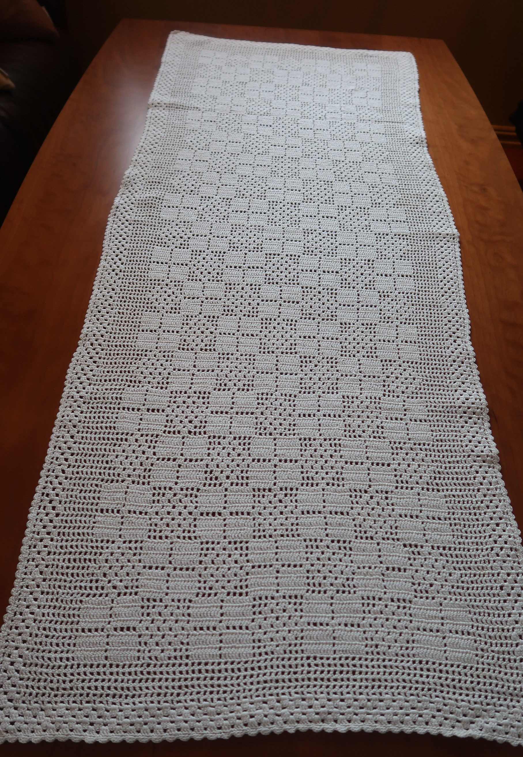 H64: Løper, 50x122 cm.