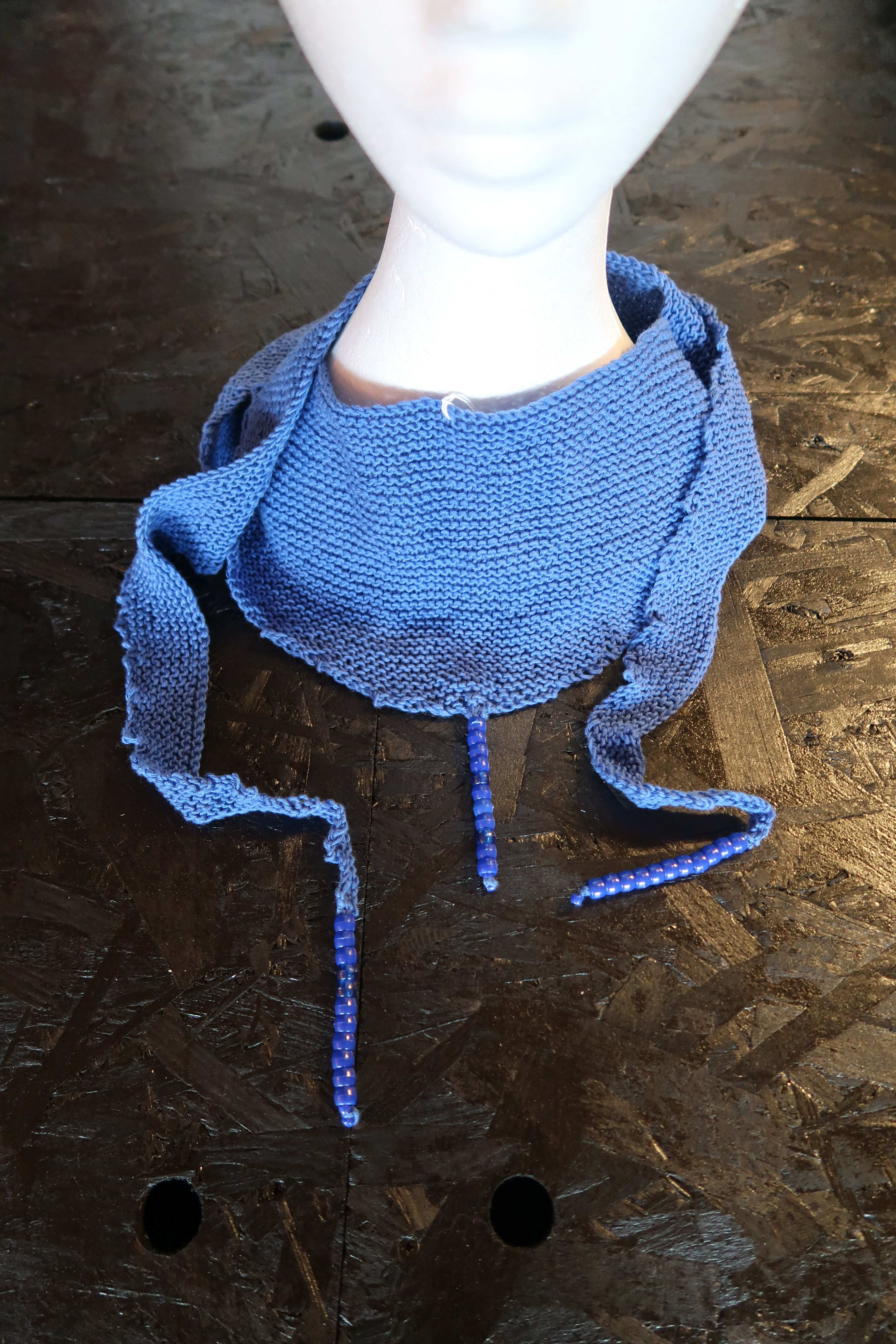 Sjal 52 J: Trekantsjal i Mandarin Petit. 169x15cm.